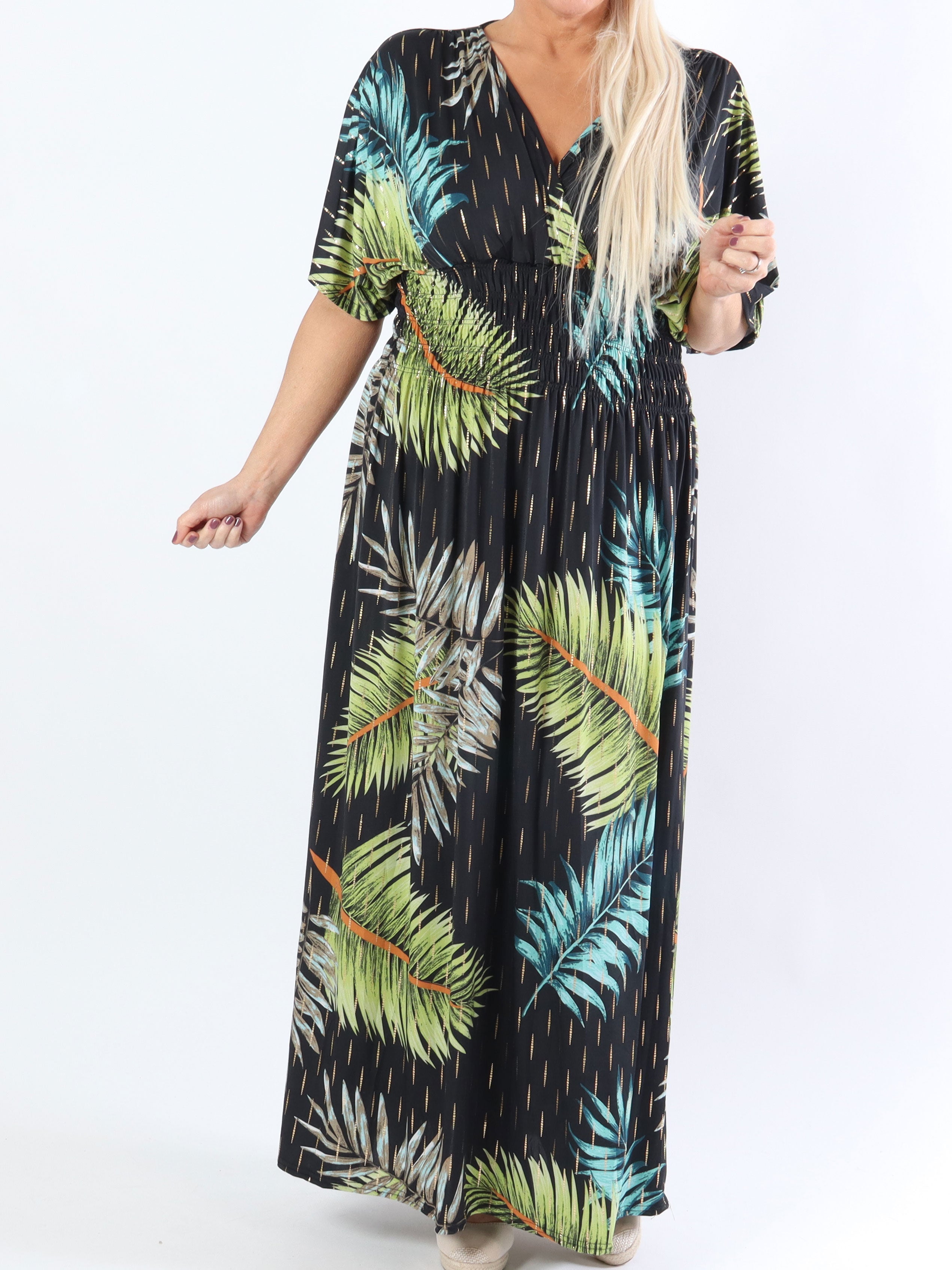 Pams Palm - Lang elastisk plus size kjole i krølfrit stof